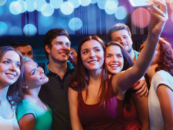 Party_Teen Teens taking a selfie